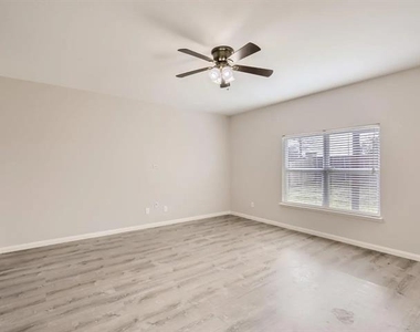 4315 Elderberry Street - Photo Thumbnail 5
