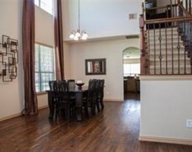 4122 W Crescent Way - Photo Thumbnail 2