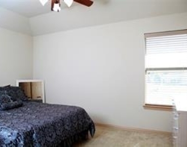 4122 W Crescent Way - Photo Thumbnail 14
