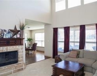 4122 W Crescent Way - Photo Thumbnail 5