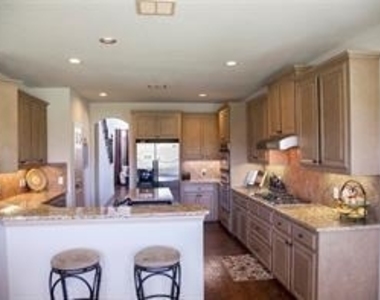 4122 W Crescent Way - Photo Thumbnail 4