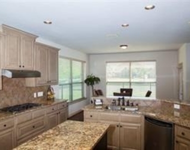 4122 W Crescent Way - Photo Thumbnail 3