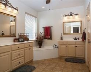 4122 W Crescent Way - Photo Thumbnail 7