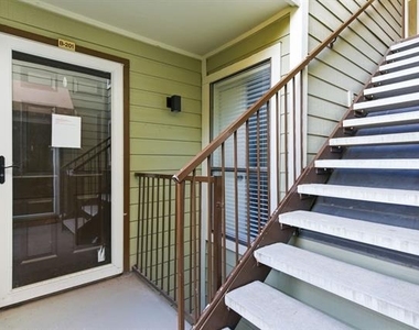3101 Sondra Drive - Photo Thumbnail 5