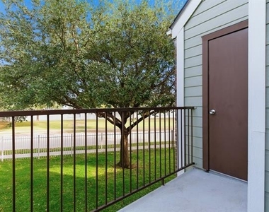 3101 Sondra Drive - Photo Thumbnail 8