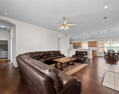 3205 Hamlett Lane - Photo Thumbnail 11