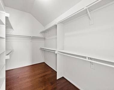 3205 Hamlett Lane - Photo Thumbnail 21