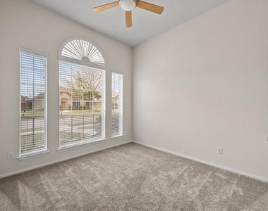 3205 Hamlett Lane - Photo Thumbnail 15