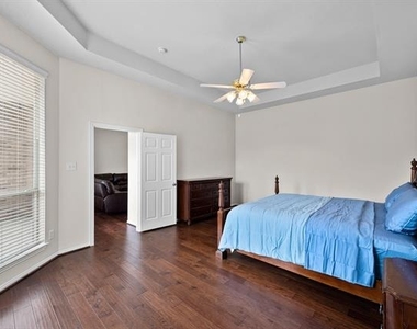 3205 Hamlett Lane - Photo Thumbnail 17