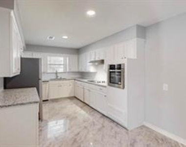 14724 Overview Drive - Photo Thumbnail 9