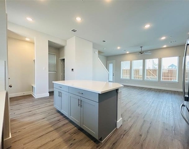 760 W Bedford Euless Road - Photo Thumbnail 20