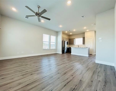 760 W Bedford Euless Road - Photo Thumbnail 23