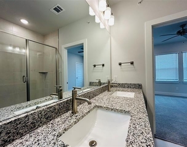 760 W Bedford Euless Road - Photo Thumbnail 26