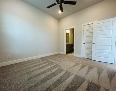 760 W Bedford Euless Road - Photo Thumbnail 18
