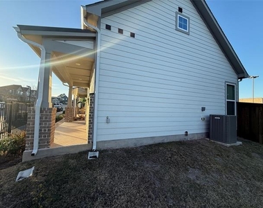 760 W Bedford Euless Road - Photo Thumbnail 13