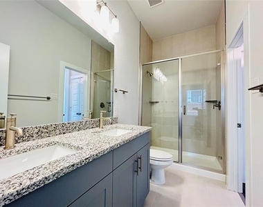 760 W Bedford Euless Road - Photo Thumbnail 12