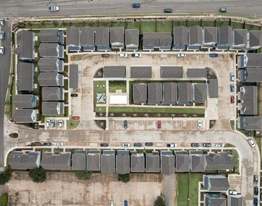 760 W Bedford Euless Road - Photo Thumbnail 2