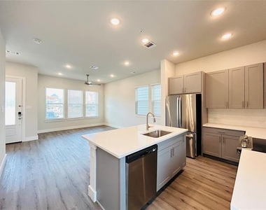 760 W Bedford Euless Road - Photo Thumbnail 31
