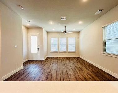 760 W Bedford Euless Road - Photo Thumbnail 18