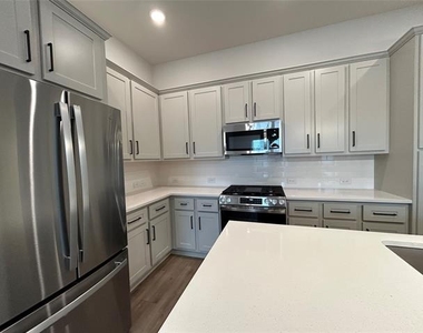 507 Mission Trail - Photo Thumbnail 15