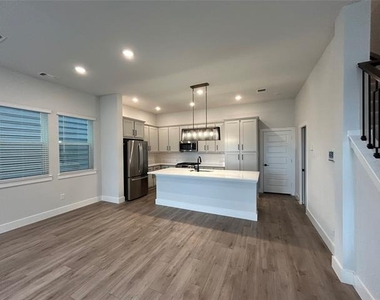 507 Mission Trail - Photo Thumbnail 27