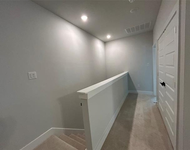 507 Mission Trail - Photo Thumbnail 11