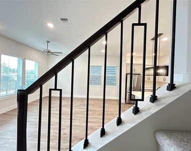507 Mission Trail - Photo Thumbnail 35