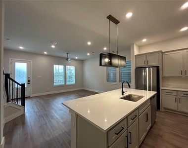 507 Mission Trail - Photo Thumbnail 9