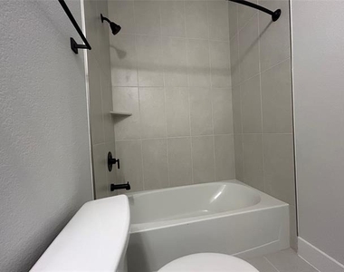 507 Mission Trail - Photo Thumbnail 14