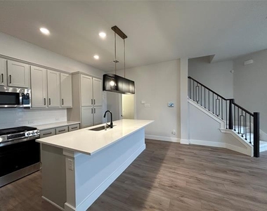 507 Mission Trail - Photo Thumbnail 6