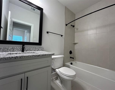 507 Mission Trail - Photo Thumbnail 33