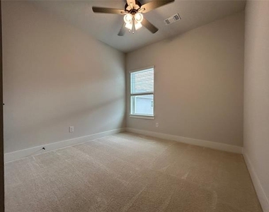 564 Mission Trail - Photo Thumbnail 12