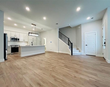 564 Mission Trail - Photo Thumbnail 5
