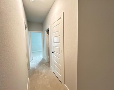 564 Mission Trail - Photo Thumbnail 10