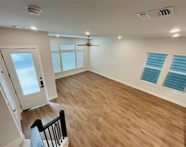 564 Mission Trail - Photo Thumbnail 6