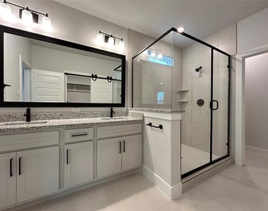 564 Mission Trail - Photo Thumbnail 31