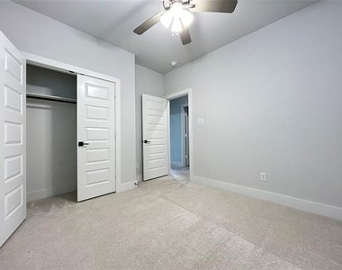 564 Mission Trail - Photo Thumbnail 11