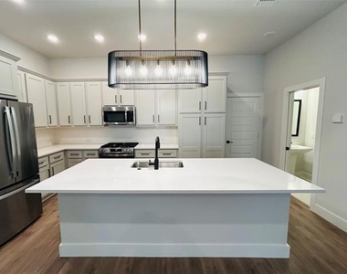564 Mission Trail - Photo Thumbnail 4