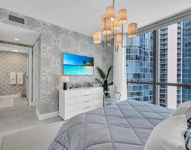 100 E Las Olas Boulevard - Photo Thumbnail 25