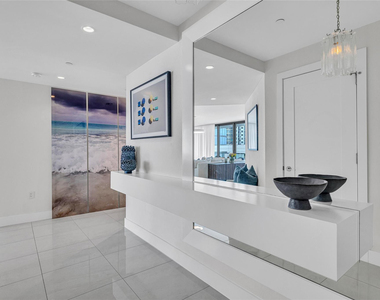 100 E Las Olas Boulevard - Photo Thumbnail 14