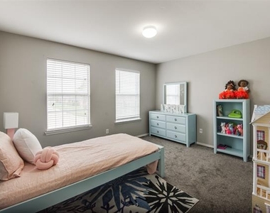1425 Gatlinburg Circle - Photo Thumbnail 21