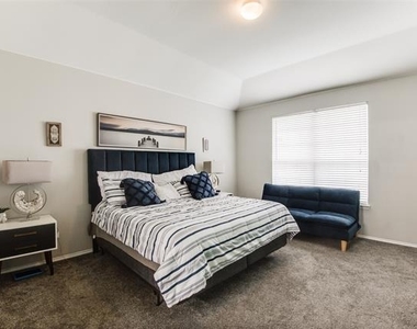 1425 Gatlinburg Circle - Photo Thumbnail 18