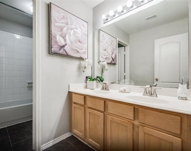 1425 Gatlinburg Circle - Photo Thumbnail 12