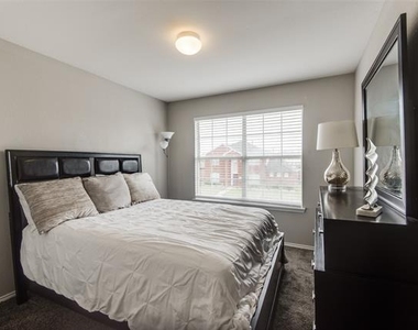 1425 Gatlinburg Circle - Photo Thumbnail 13