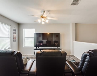 1425 Gatlinburg Circle - Photo Thumbnail 15
