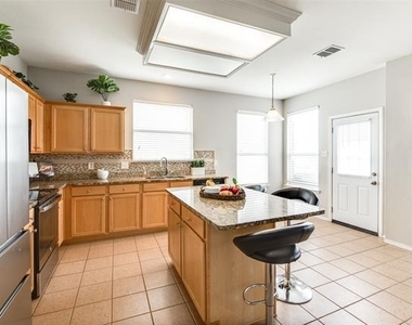 1425 Gatlinburg Circle - Photo Thumbnail 6