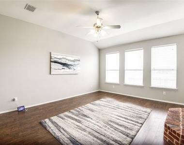 1425 Gatlinburg Circle - Photo Thumbnail 3