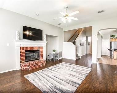 1425 Gatlinburg Circle - Photo Thumbnail 4