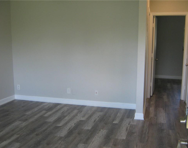 5162 Ne 6th Avenue - Photo Thumbnail 3