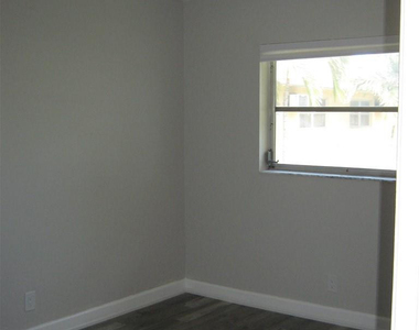 5162 Ne 6th Avenue - Photo Thumbnail 11
